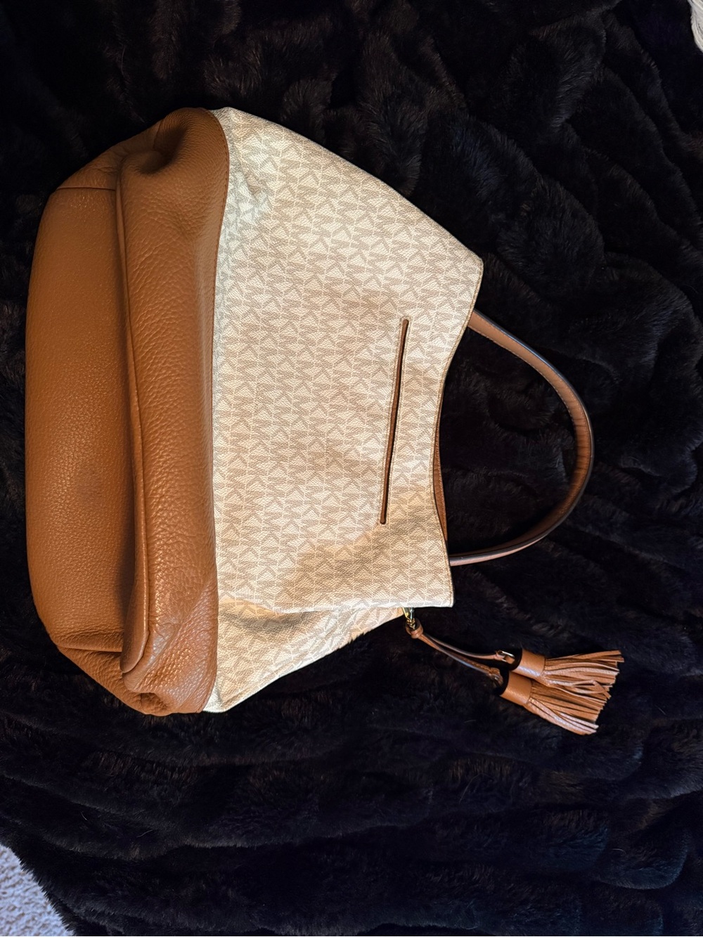 Michael Kors Beige Signature Logo and Acorn Leather Shoulder Hobo - Picture 3 of 4